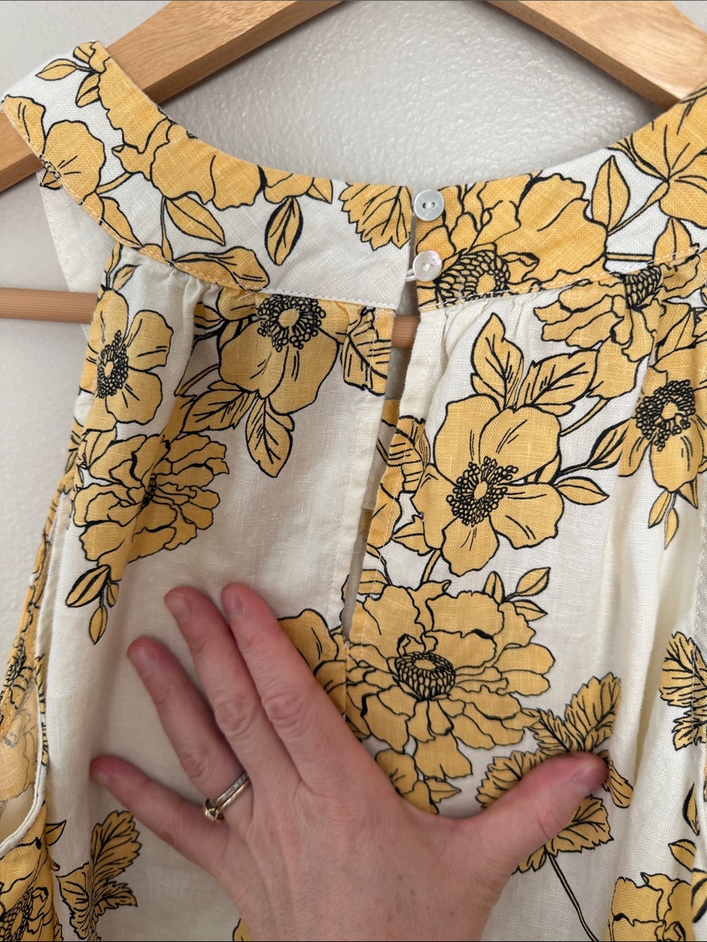 Cynthia Rowley Cream Linen Dress with Yellow Floral Print XS - Picture 5 of 7